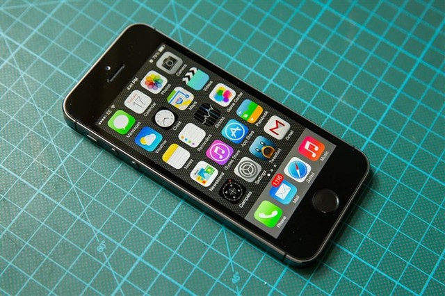 iPhone 5s xám bất ngờ tăng giá tại Việt Nam