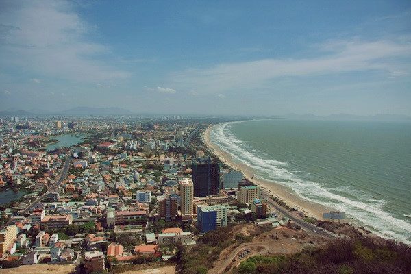 quang canh nhin tu vai tuong Chua dang tay Vung Tau 600x400 - Tượng Chúa dang tay Vũng Tàu - biểu tượng của thành phố