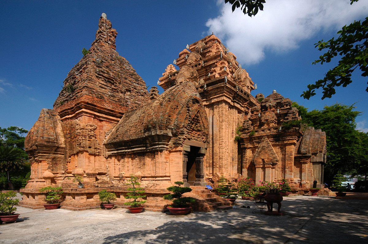 Tháp Bà Ponagar – điểm đến mới tại thành phố Biển