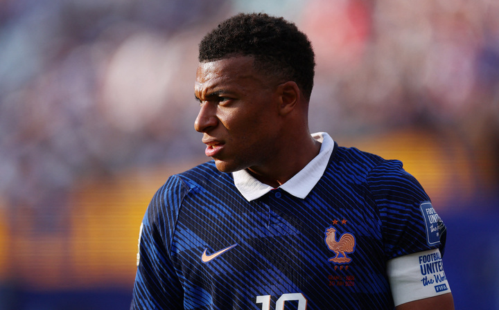 Bị nghị sĩ Paraguay miệt thị, Mbappe nổi giận đáp trả