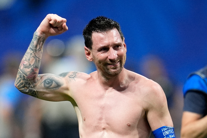 Messi khóc ‘tuyệt đối điện ảnh’, huyền thoại World Cup thêm 1 tập sử thi