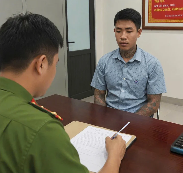 Tạm giữ kẻ côn đồ dùng tuýp sắt đánh người rồi hỏi ‘mày biết bố mày là thằng nào?’