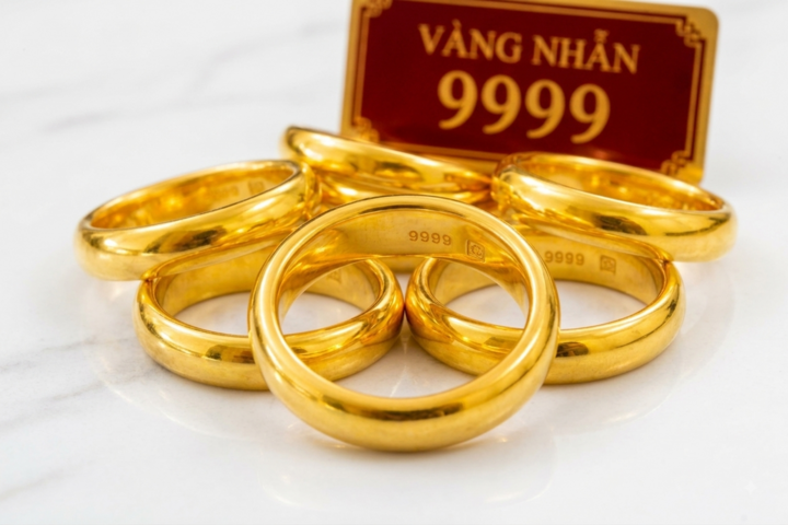 Giá vàng 9999 PNJ hôm nay 17/8/2026 bao nhiêu 1 chỉ?