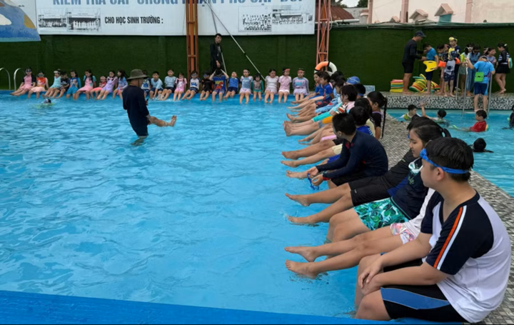 TP.HCM dự kiến cấp cho mỗi học sinh hơn 1 triệu đồng để học bơi